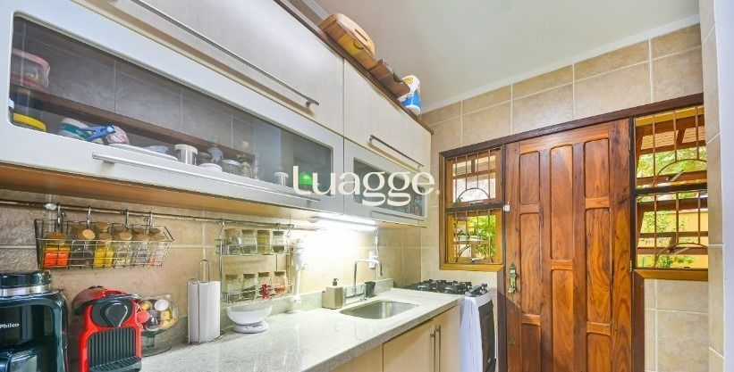 Casa à venda com 3 quartos, 211m² - Foto 11
