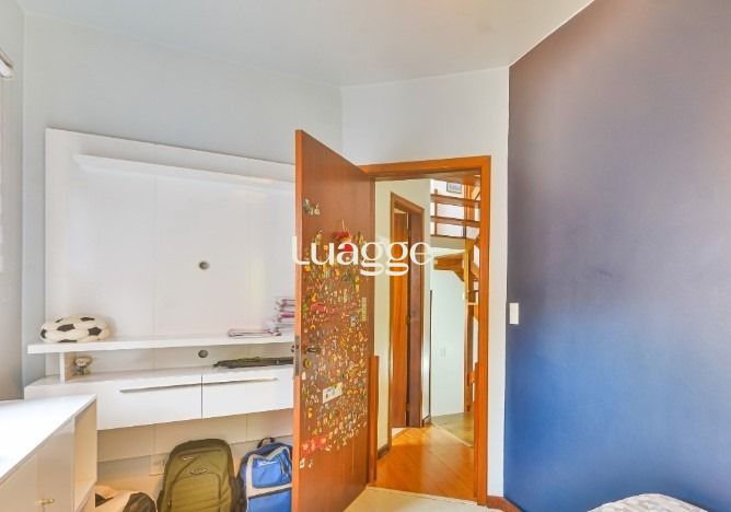 Casa à venda com 3 quartos, 211m² - Foto 15