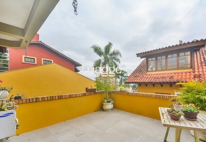 Casa à venda com 3 quartos, 211m² - Foto 27