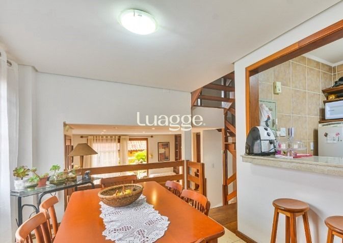 Casa à venda com 3 quartos, 211m² - Foto 13