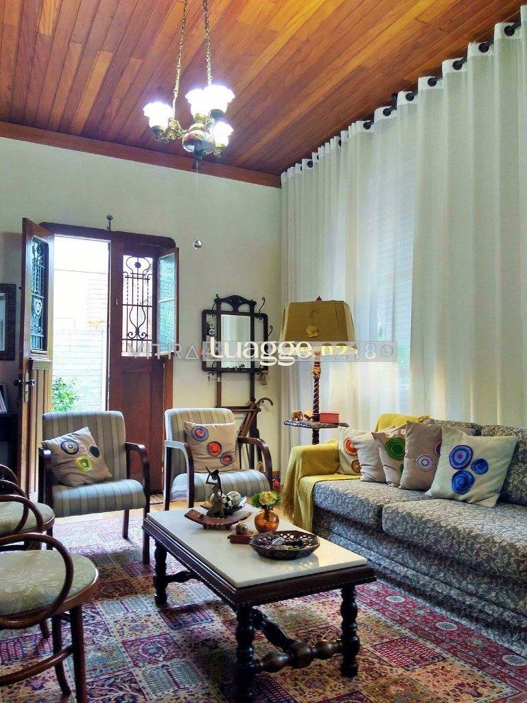 Casa à venda com 6 quartos, 212m² - Foto 11