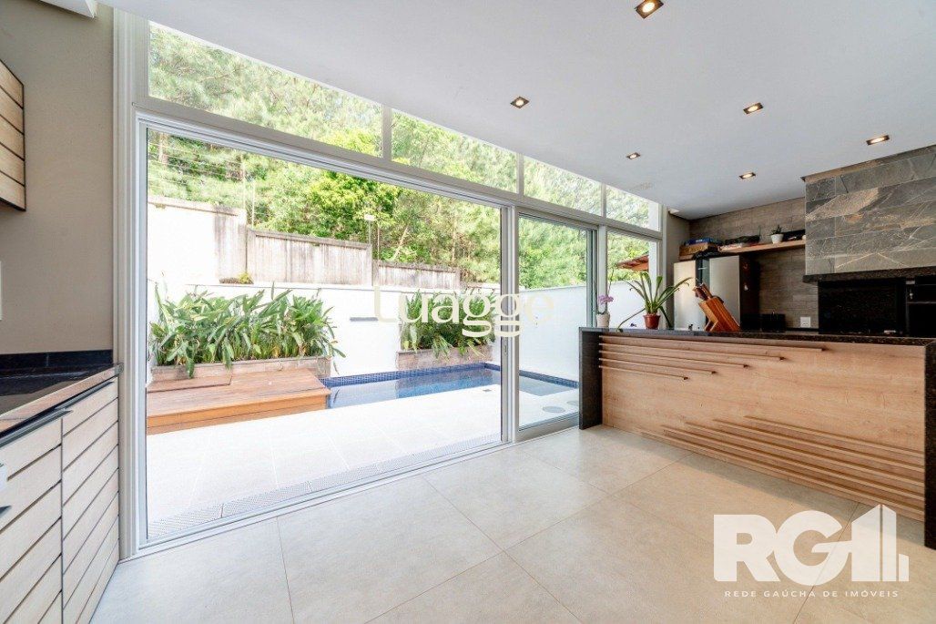 Casa de Condomínio à venda com 4 quartos, 237m² - Foto 5