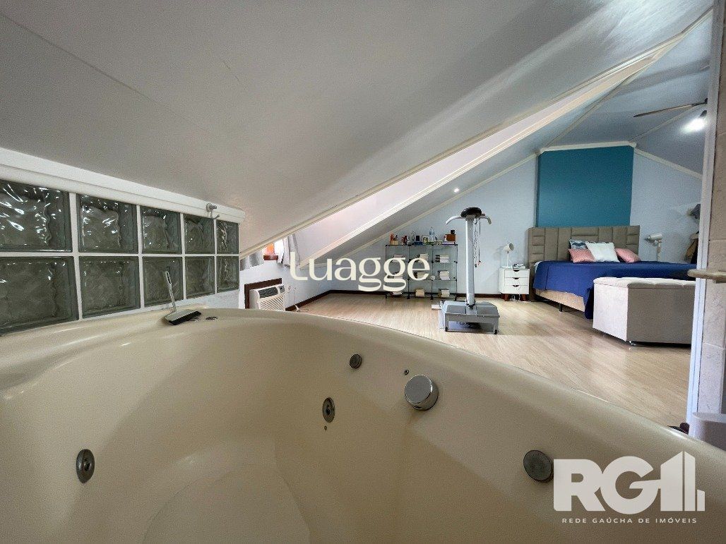 Casa de Condomínio à venda com 4 quartos, 322m² - Foto 31