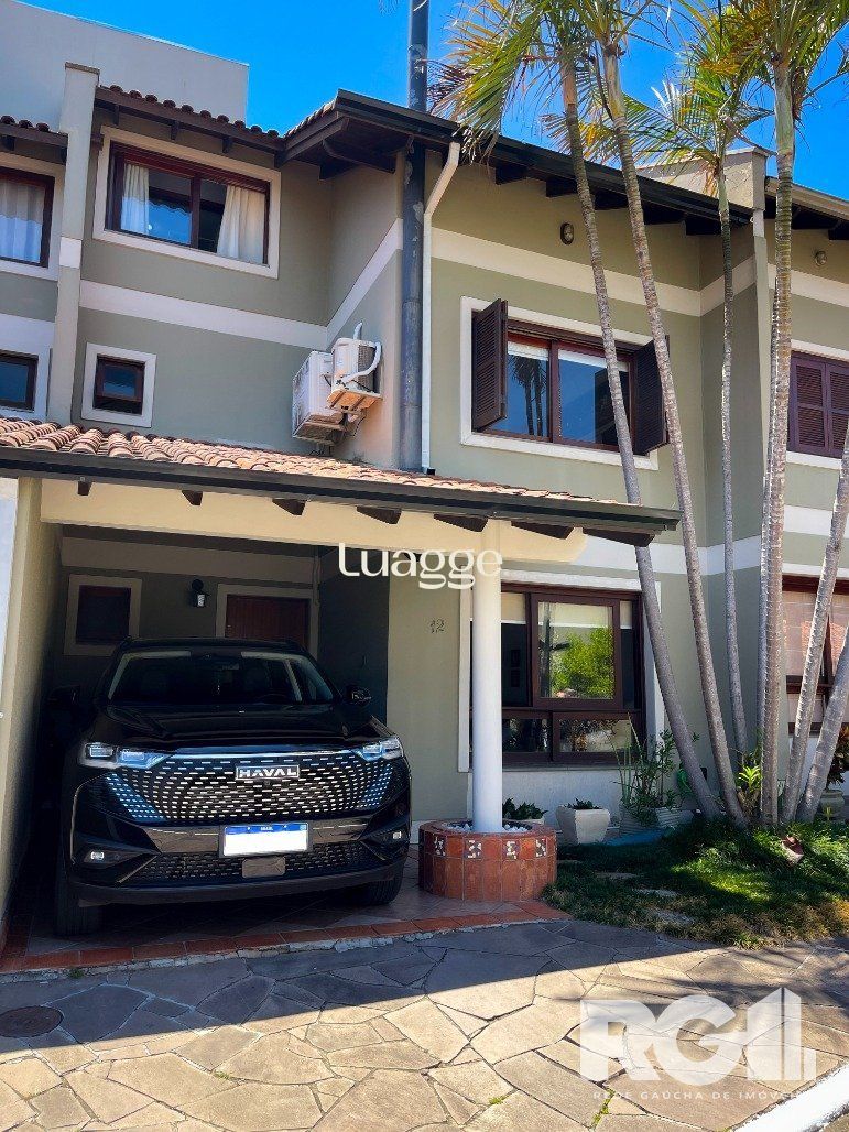 Casa de Condomínio à venda com 4 quartos, 322m² - Foto 1