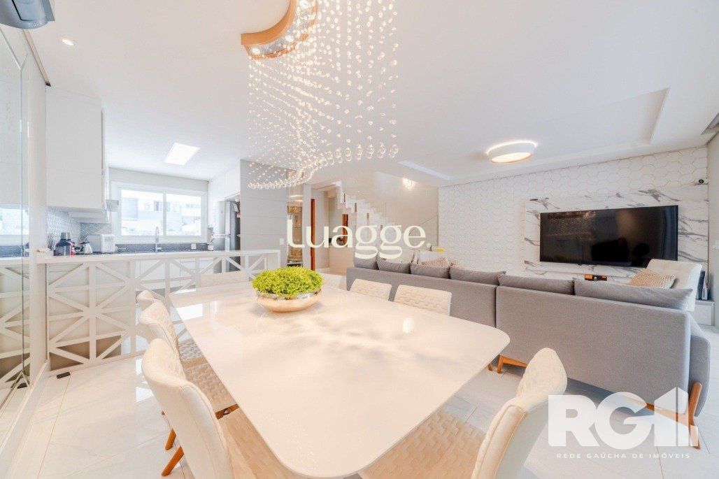 Casa de Condomínio à venda com 4 quartos, 237m² - Foto 2