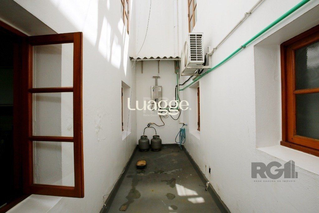 Casa à venda com 3 quartos, 241m² - Foto 6