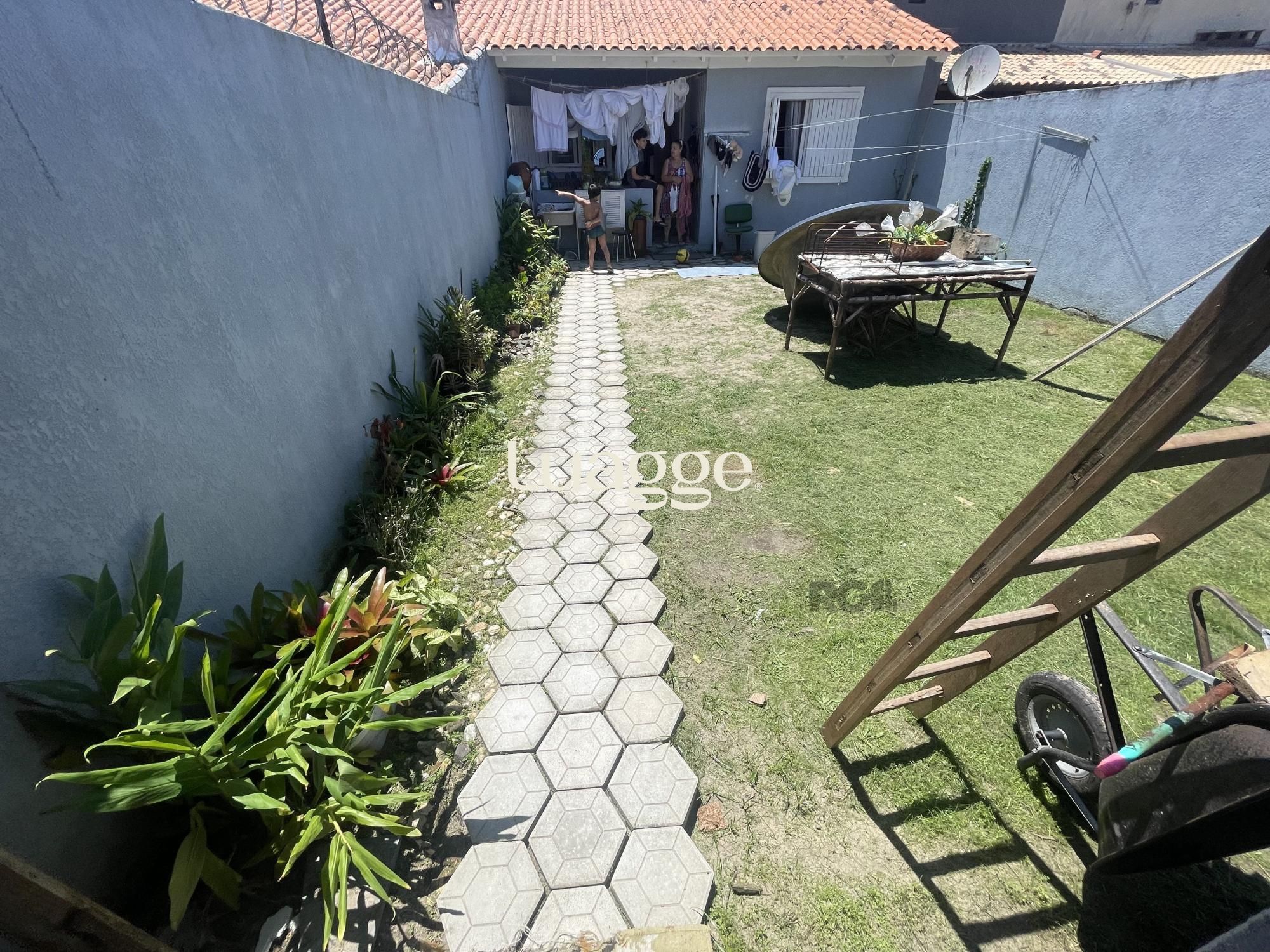 Casa à venda com 2 quartos, 84m² - Foto 1