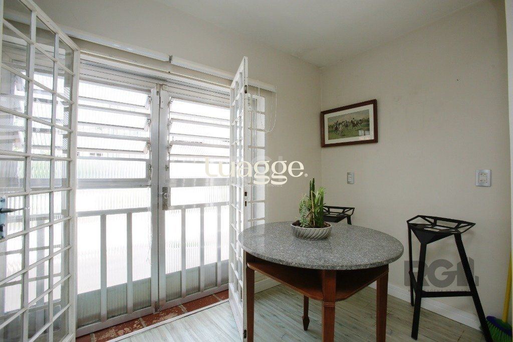 Casa à venda com 3 quartos, 241m² - Foto 11