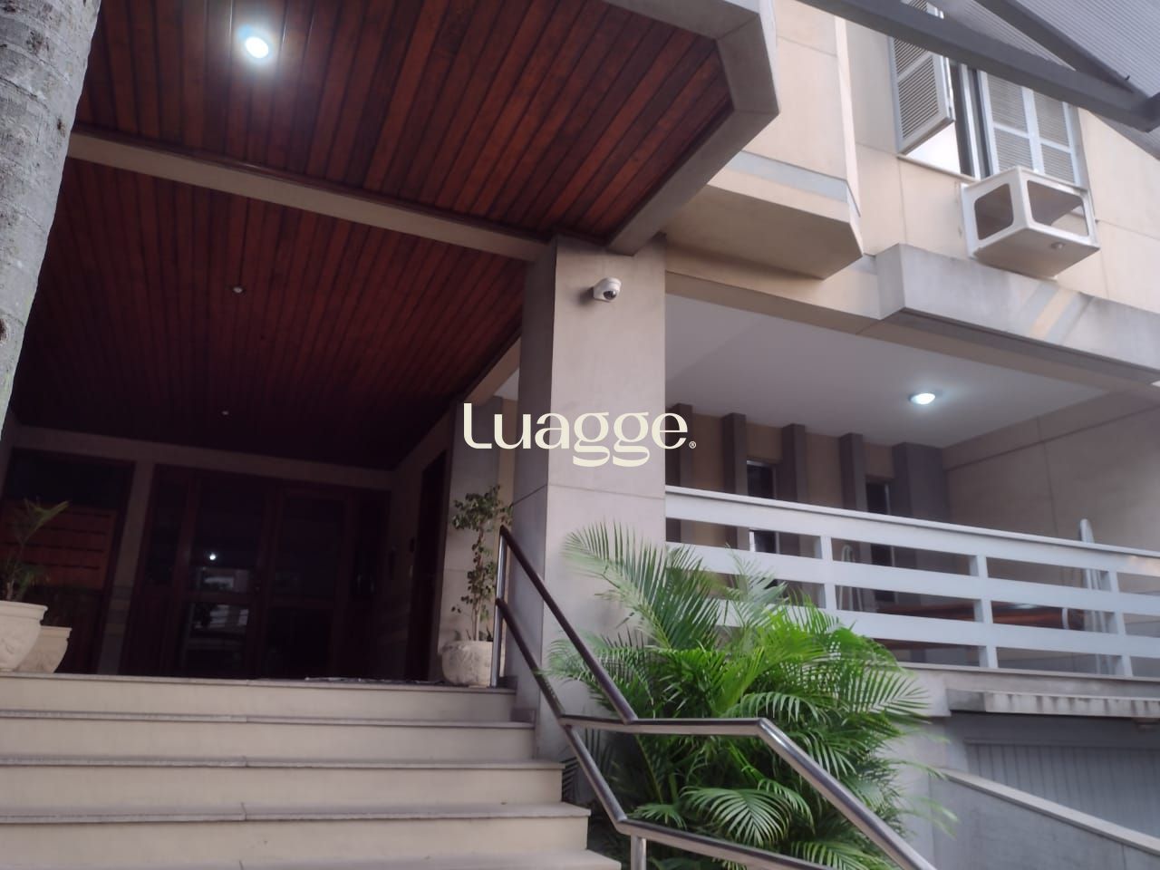 Apartamento à venda com 3 quartos, 200m² - Foto 1