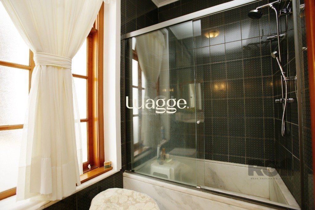 Casa à venda com 3 quartos, 241m² - Foto 24