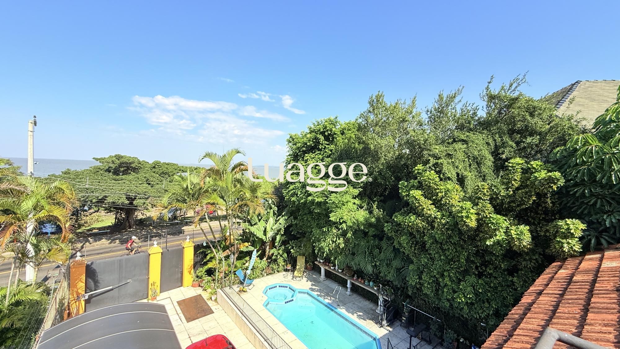 Casa à venda com 3 quartos, 279m² - Foto 1