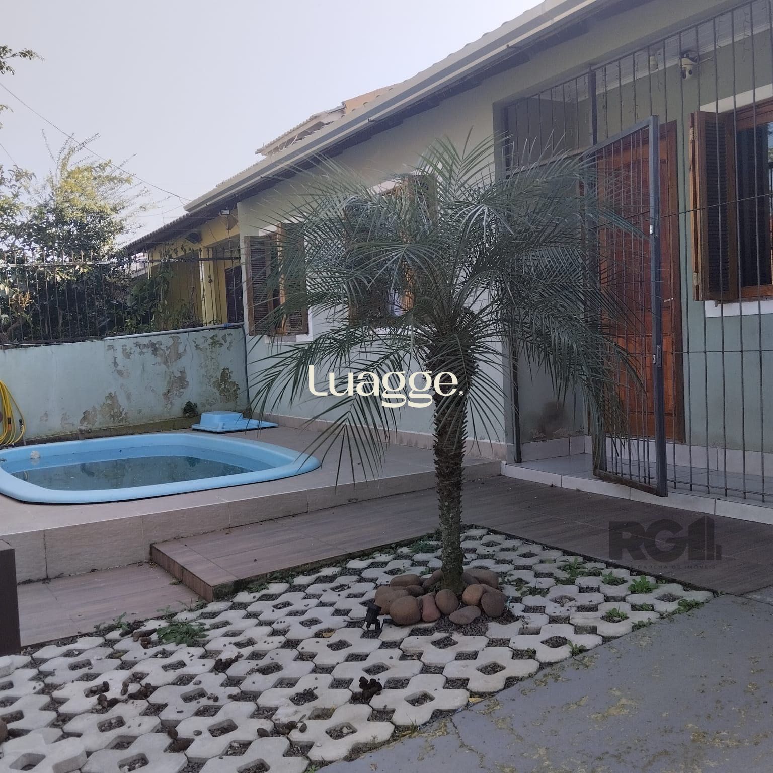 Casa à venda com 3 quartos, 119m² - Foto 1