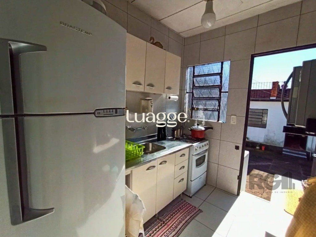Casa à venda com 3 quartos, 64m² - Foto 9
