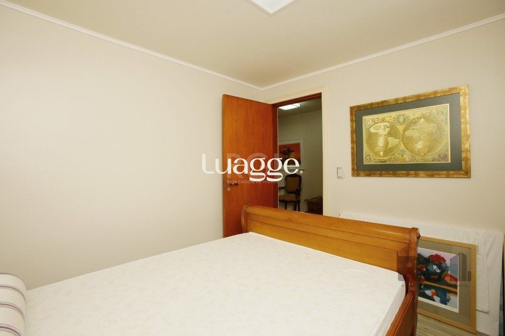Casa à venda com 3 quartos, 241m² - Foto 17