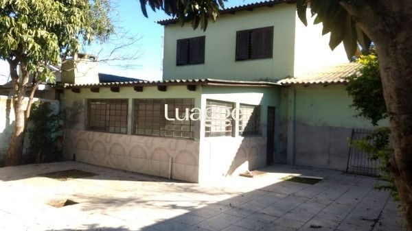 Casa à venda com 3 quartos, 182m² - Foto 1