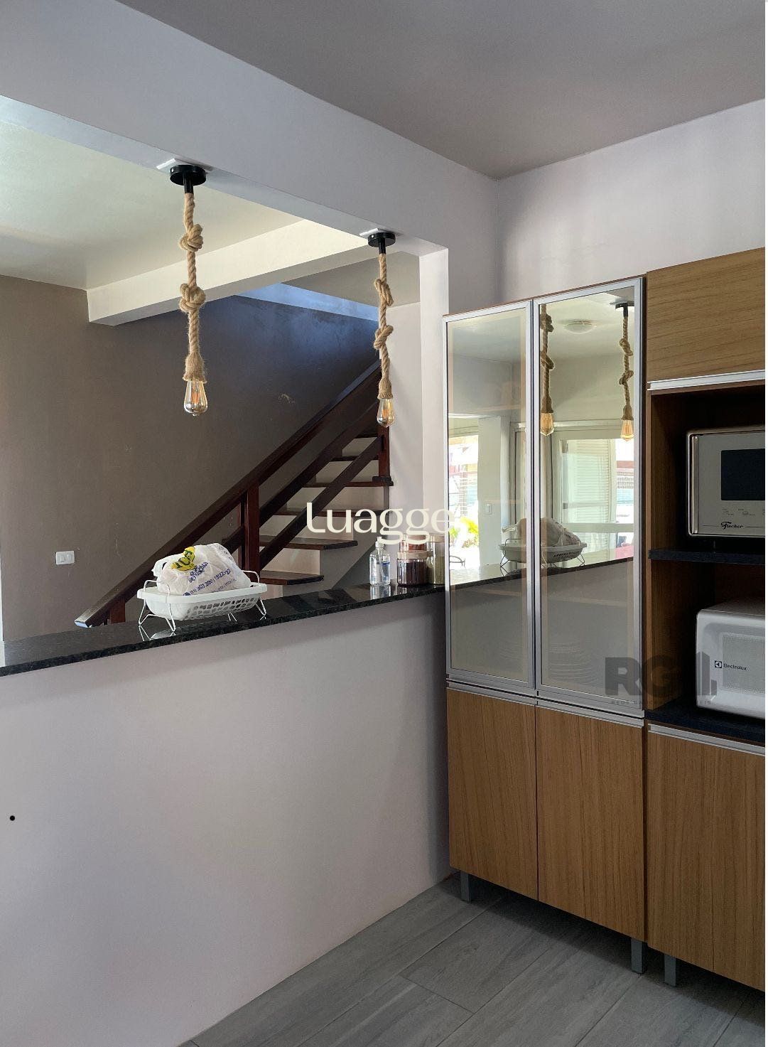 Casa à venda com 6 quartos, 334m² - Foto 2