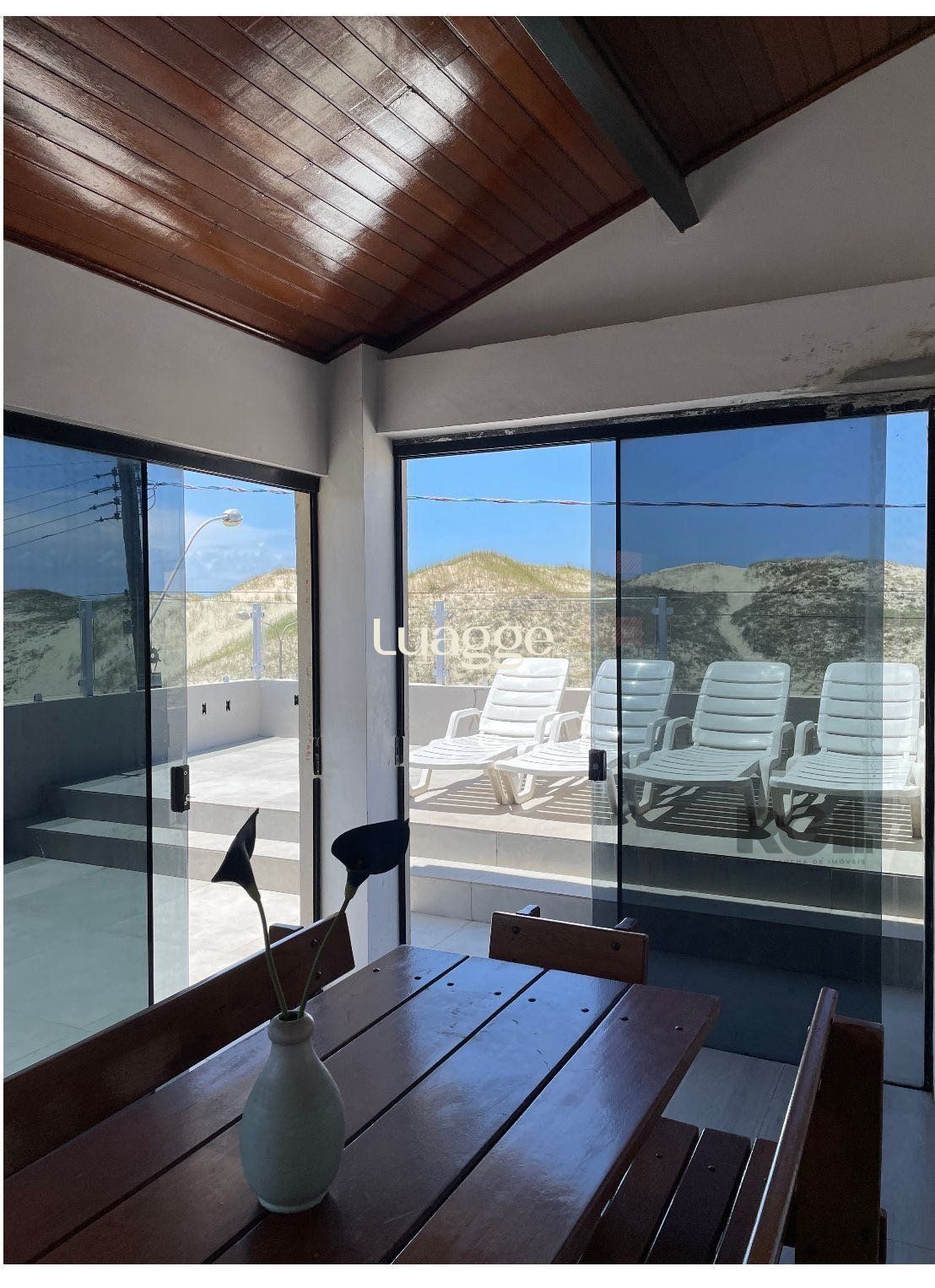 Casa à venda com 6 quartos, 334m² - Foto 1