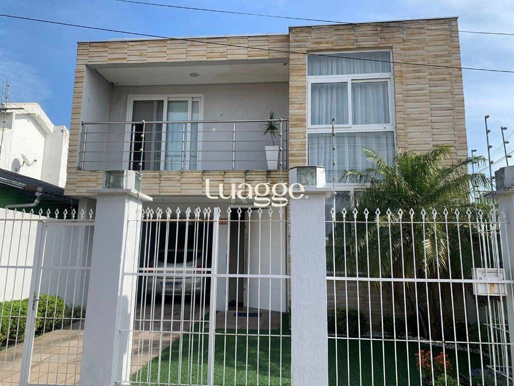 Sobrado à venda com 4 quartos, 242m² - Foto 1