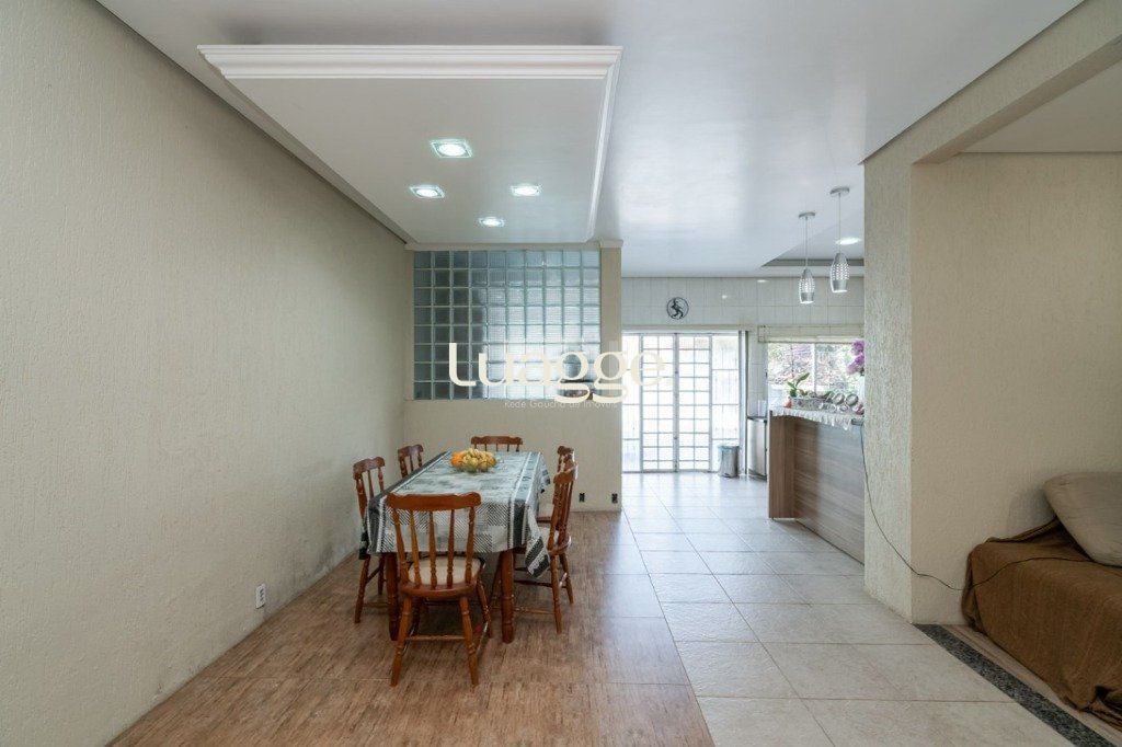 Casa à venda com 4 quartos, 258m² - Foto 8