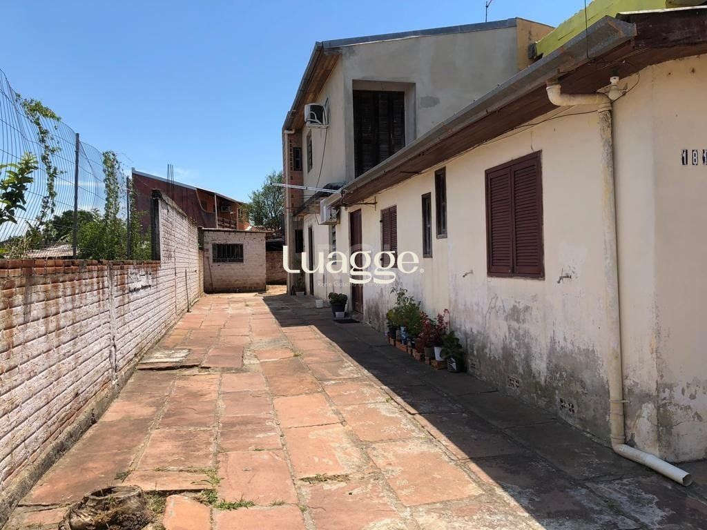 Casa à venda com 2 quartos, 211m² - Foto 1
