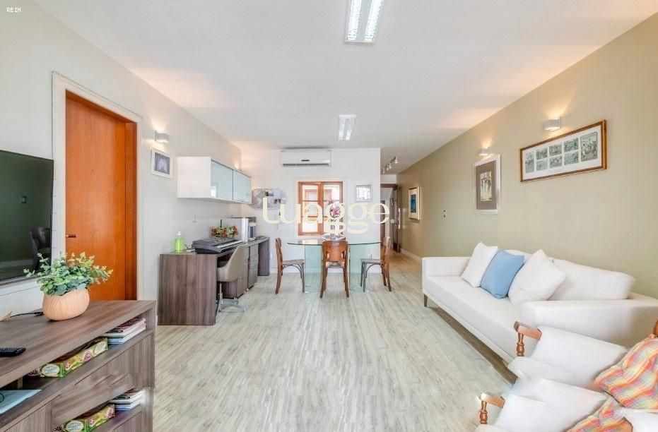 Casa à venda com 3 quartos, 241m² - Foto 2