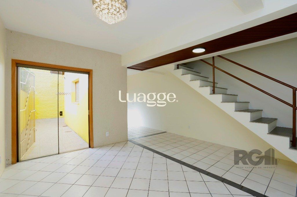 Casa à venda com 3 quartos, 164m² - Foto 3