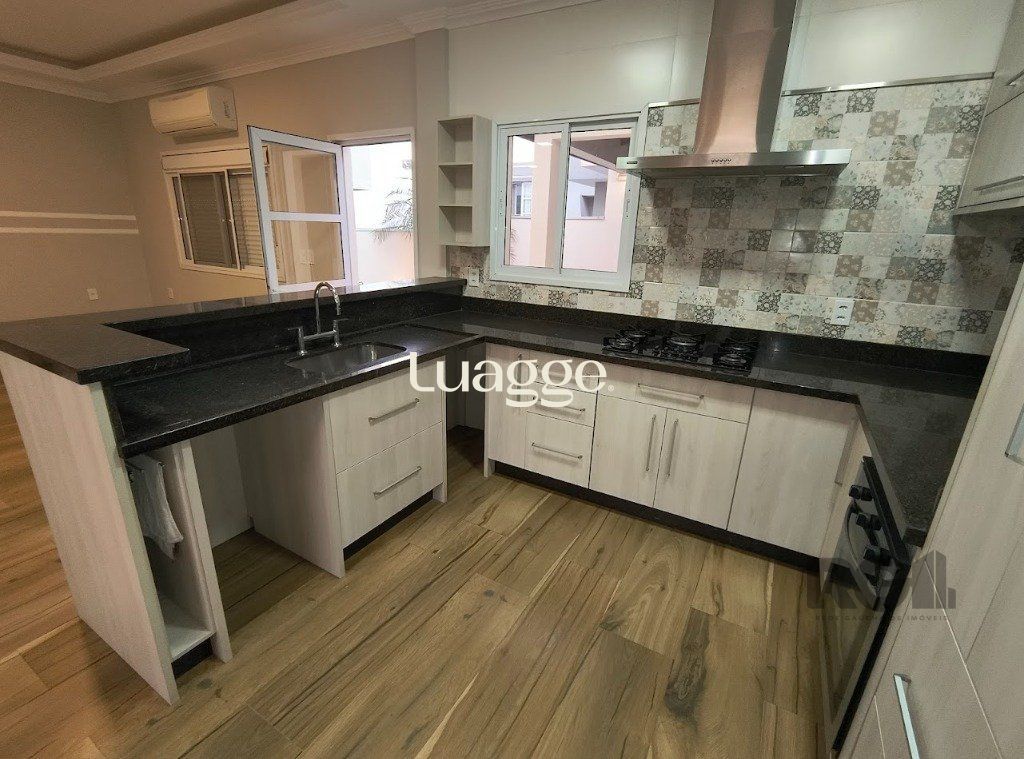 Casa de Condomínio à venda com 3 quartos, 172m² - Foto 2