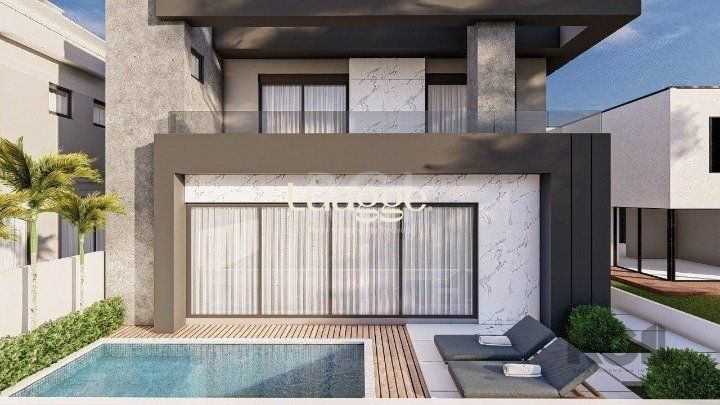 Casa à venda com 3 quartos, 292m² - Foto 1