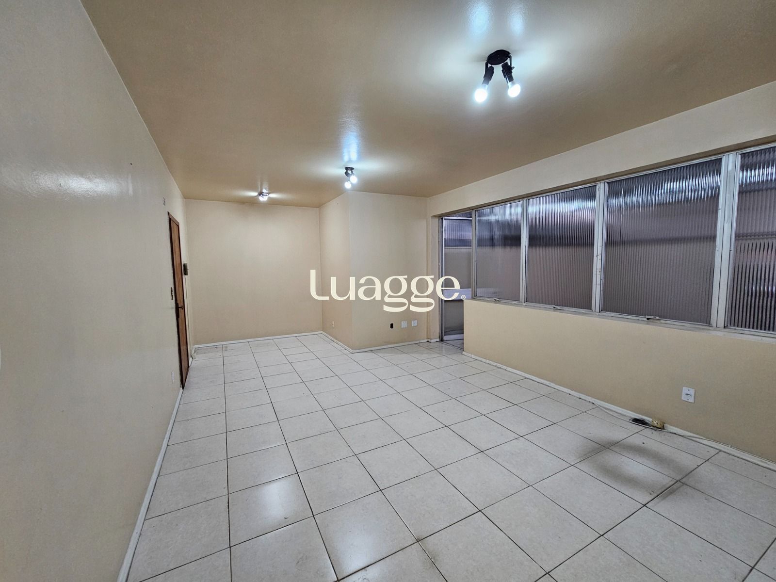 Sala Comercial, 1 sala, à venda, 54 m², Moinhos de Vento - Porto Alegre — foto 2