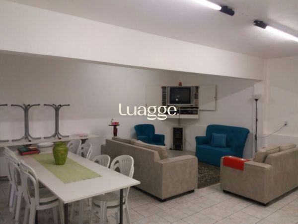 Casa à venda com 2 quartos, 436m² - Foto 13