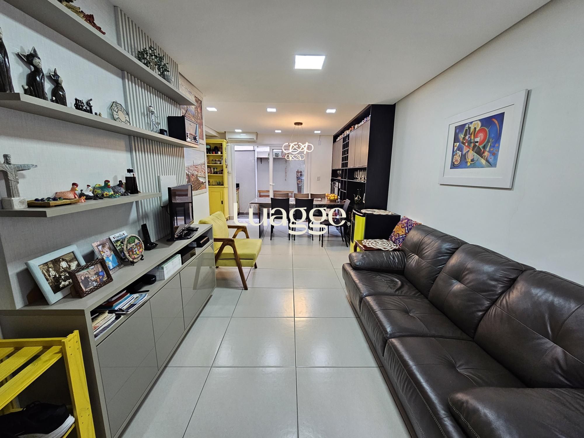 Casa de Condomínio à venda com 3 quartos, 104m² - Foto 2