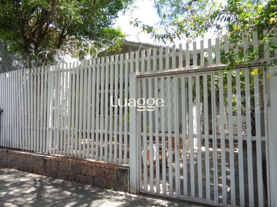 Casa à venda com 3 quartos, 202m² - Foto 2
