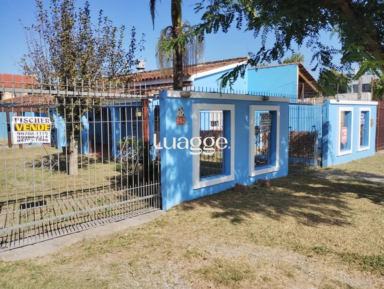 Casa à venda com 3 quartos, 242m² - Foto 1