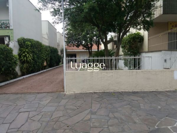Casa à venda com 2 quartos, 436m² - Foto 1