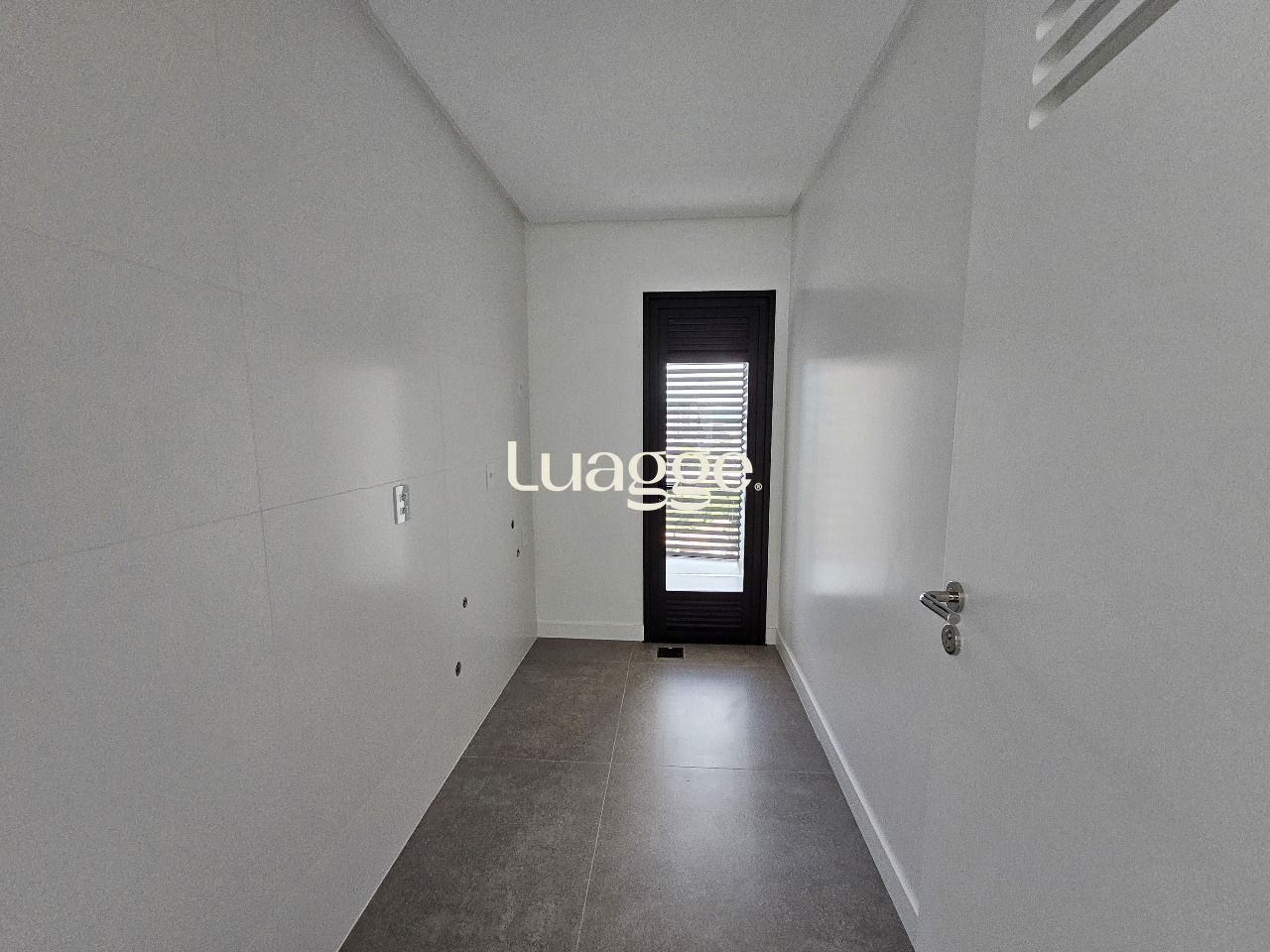 Apartamento à venda com 3 quartos, 137m² - Foto 11