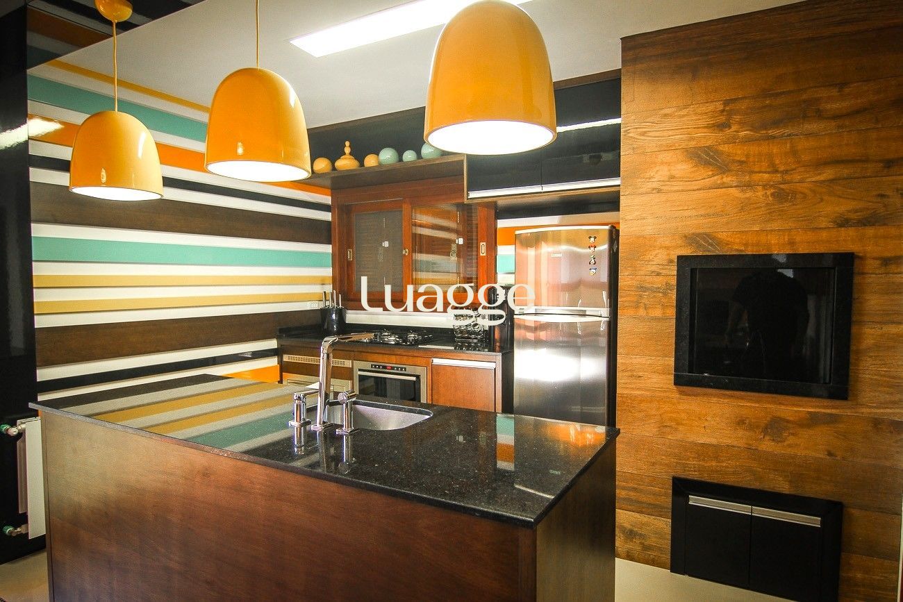 Casa à venda com 3 quartos, 234m² - Foto 13
