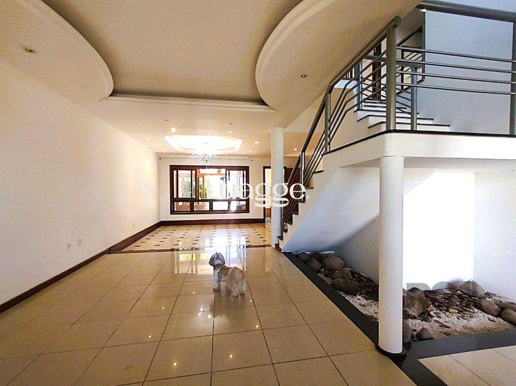 Casa à venda com 3 quartos, 277m² - Foto 9