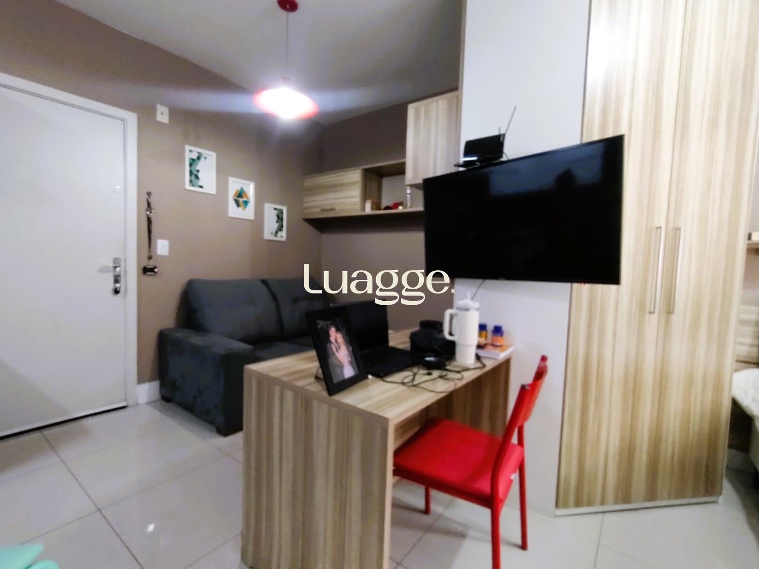 Studio mobiliado com moveis sob medida a 100m da UFRGS