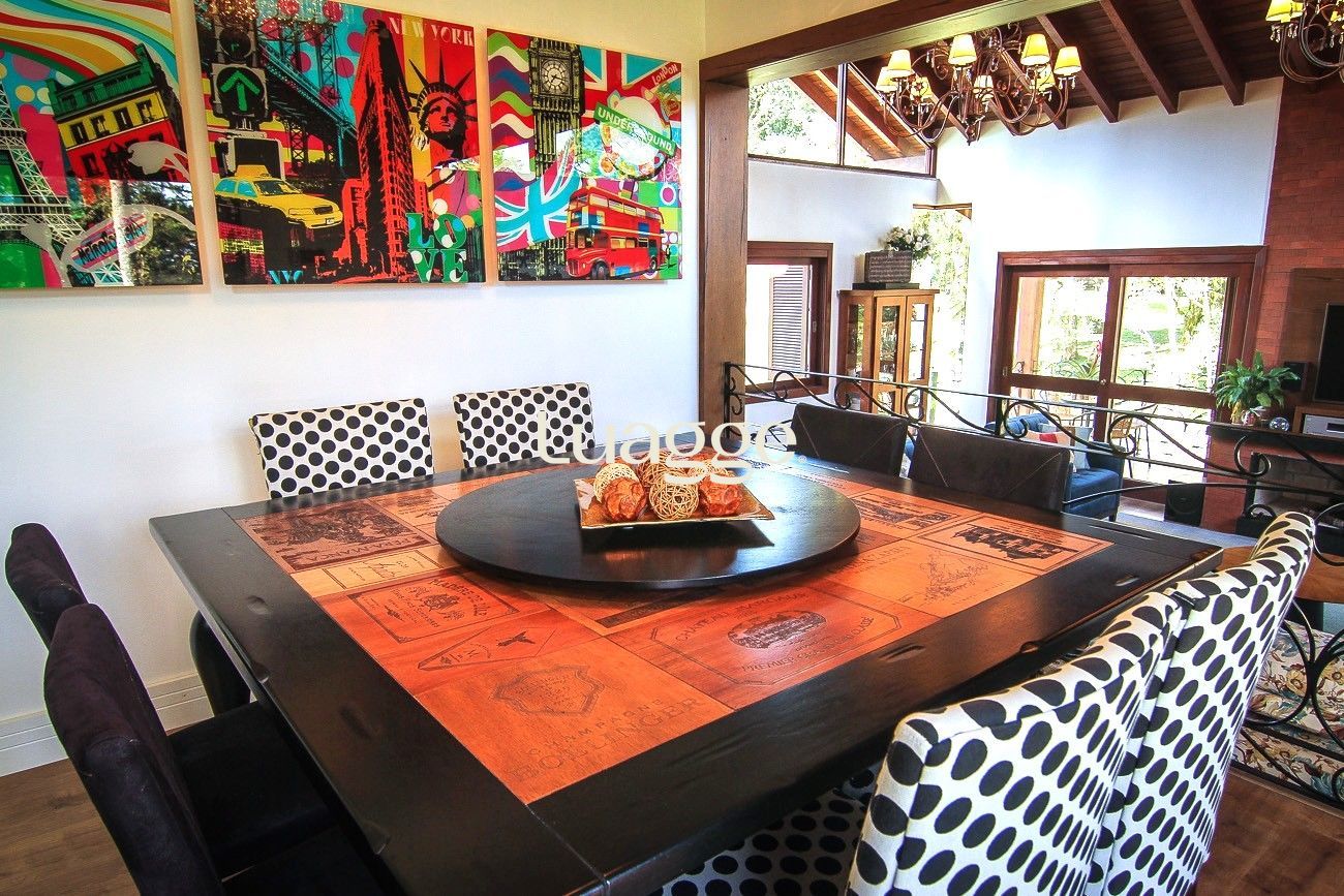 Casa à venda com 3 quartos, 234m² - Foto 11