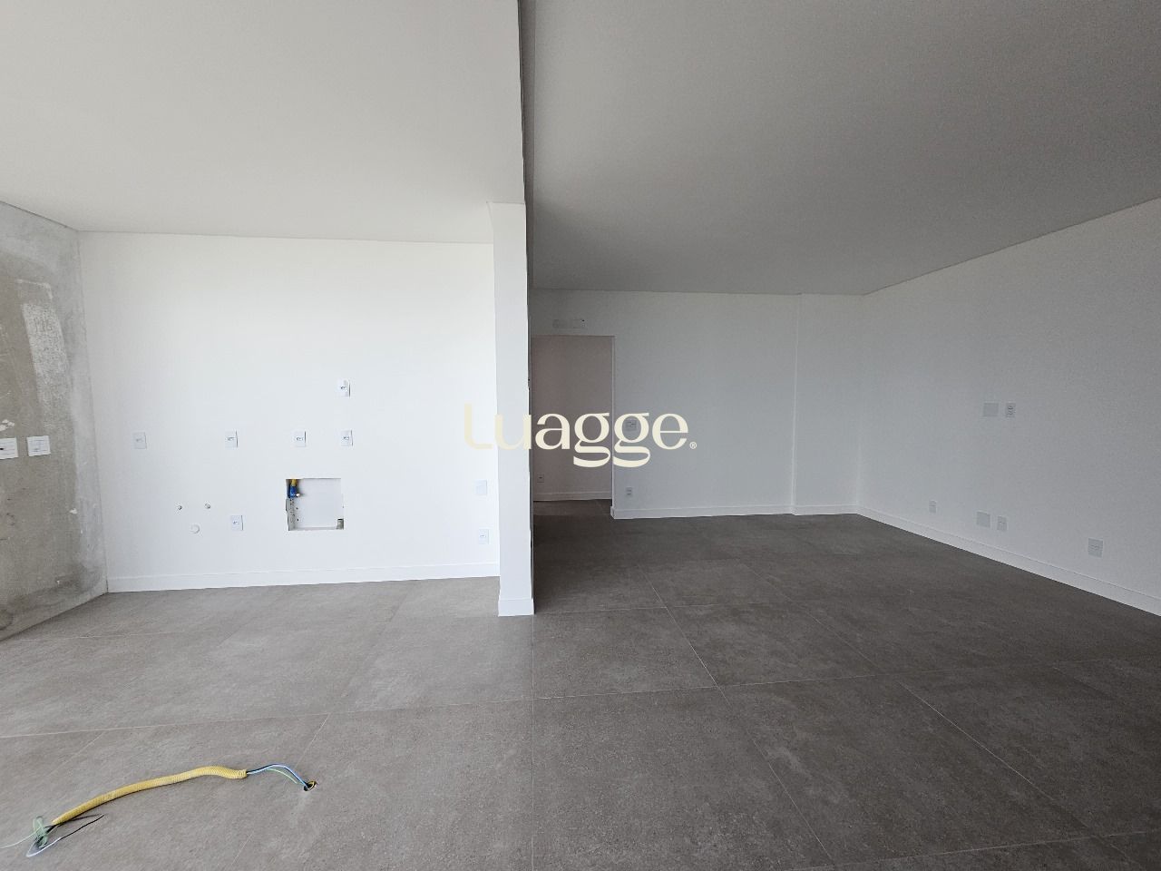 Apartamento à venda com 3 quartos, 137m² - Foto 9