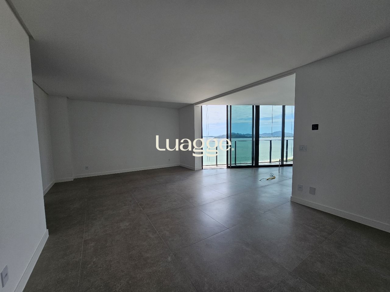 Apartamento à venda com 3 quartos, 137m² - Foto 12