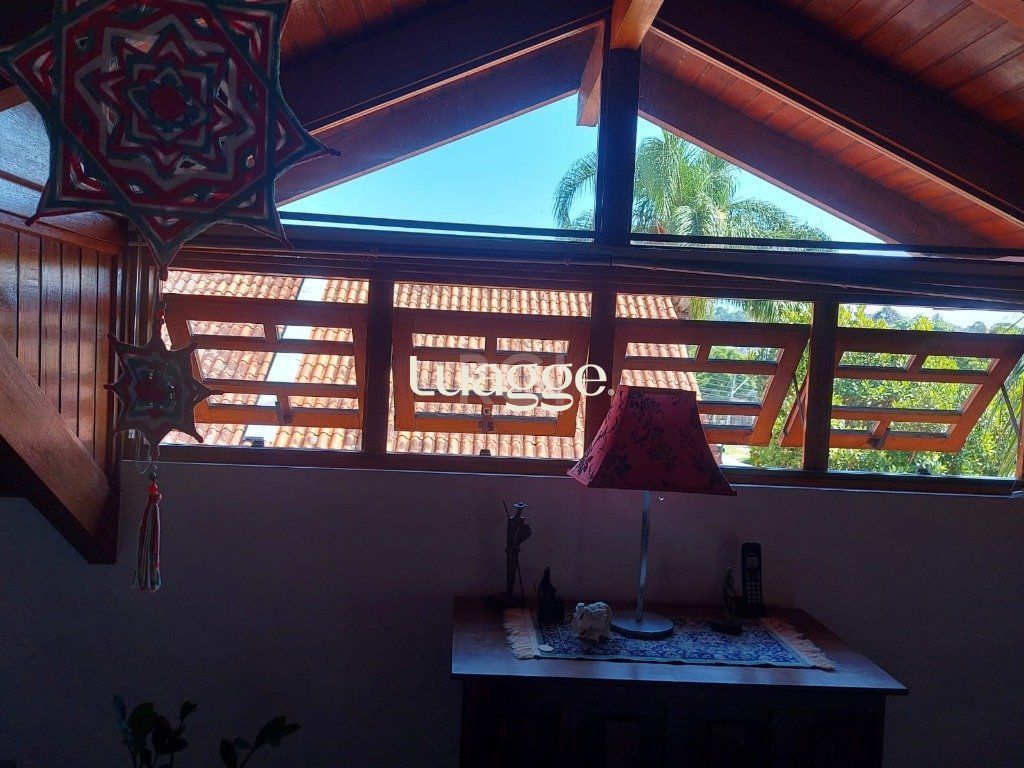 Casa de Condomínio à venda com 3 quartos, 234m² - Foto 32