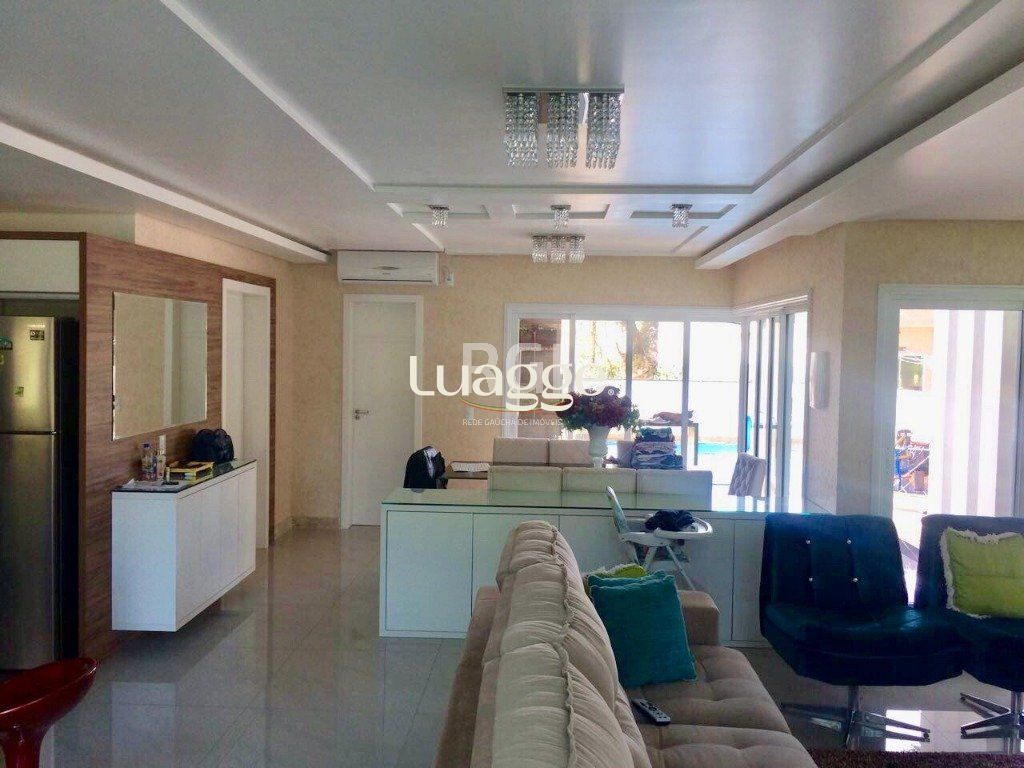 Casa de Condomínio à venda com 3 quartos, 212m² - Foto 2