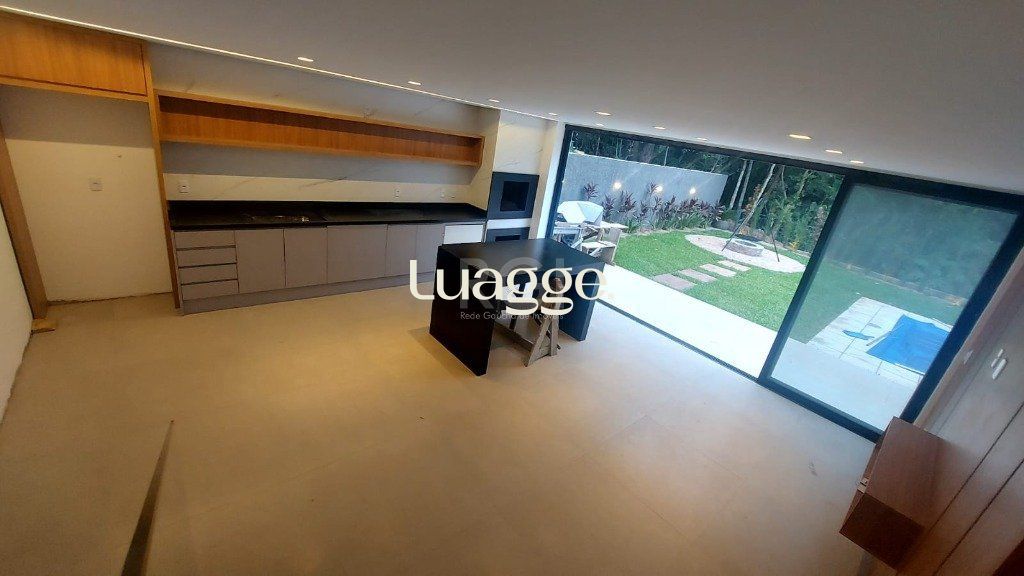 Casa de Condomínio à venda com 3 quartos, 222m² - Foto 7