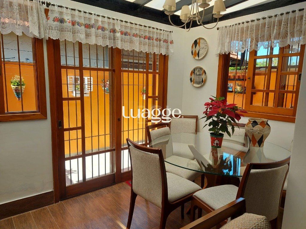 Casa de Condomínio à venda com 3 quartos, 234m² - Foto 6