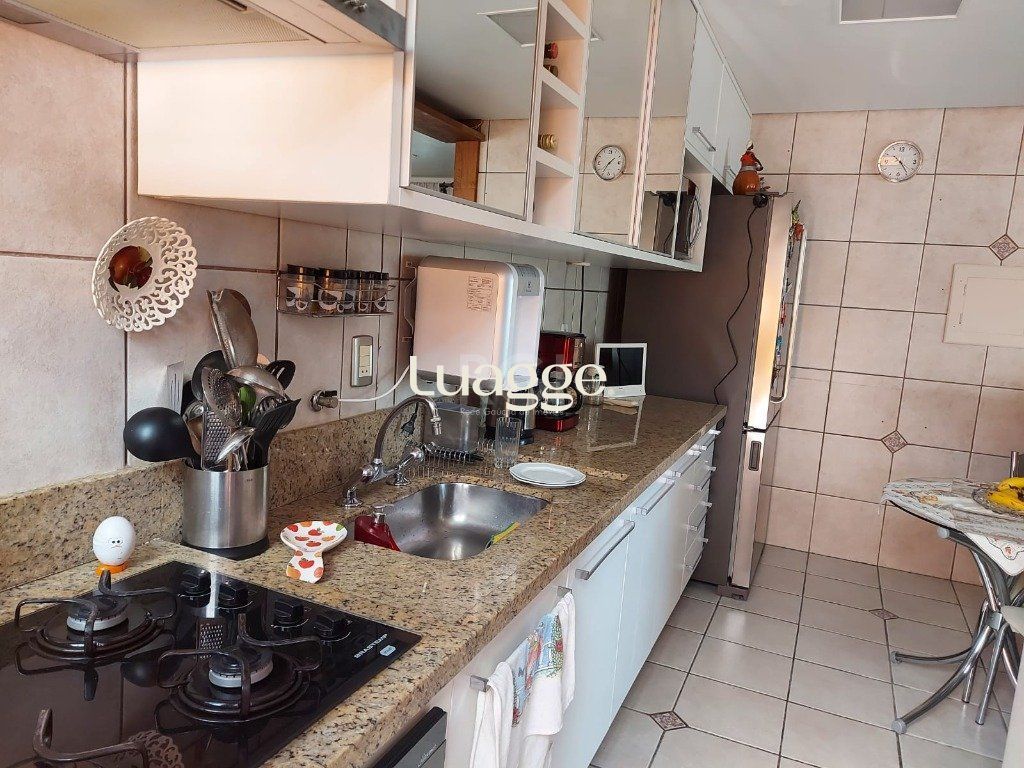 Casa de Condomínio à venda com 3 quartos, 234m² - Foto 13