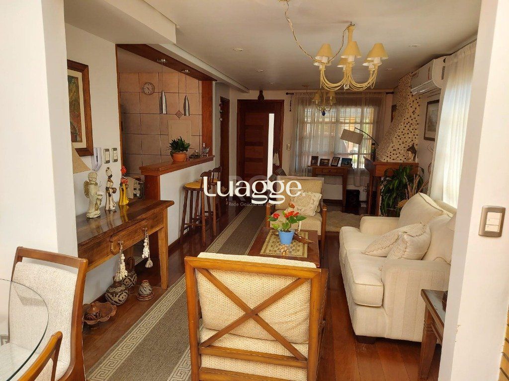 Casa de Condomínio à venda com 3 quartos, 234m² - Foto 2