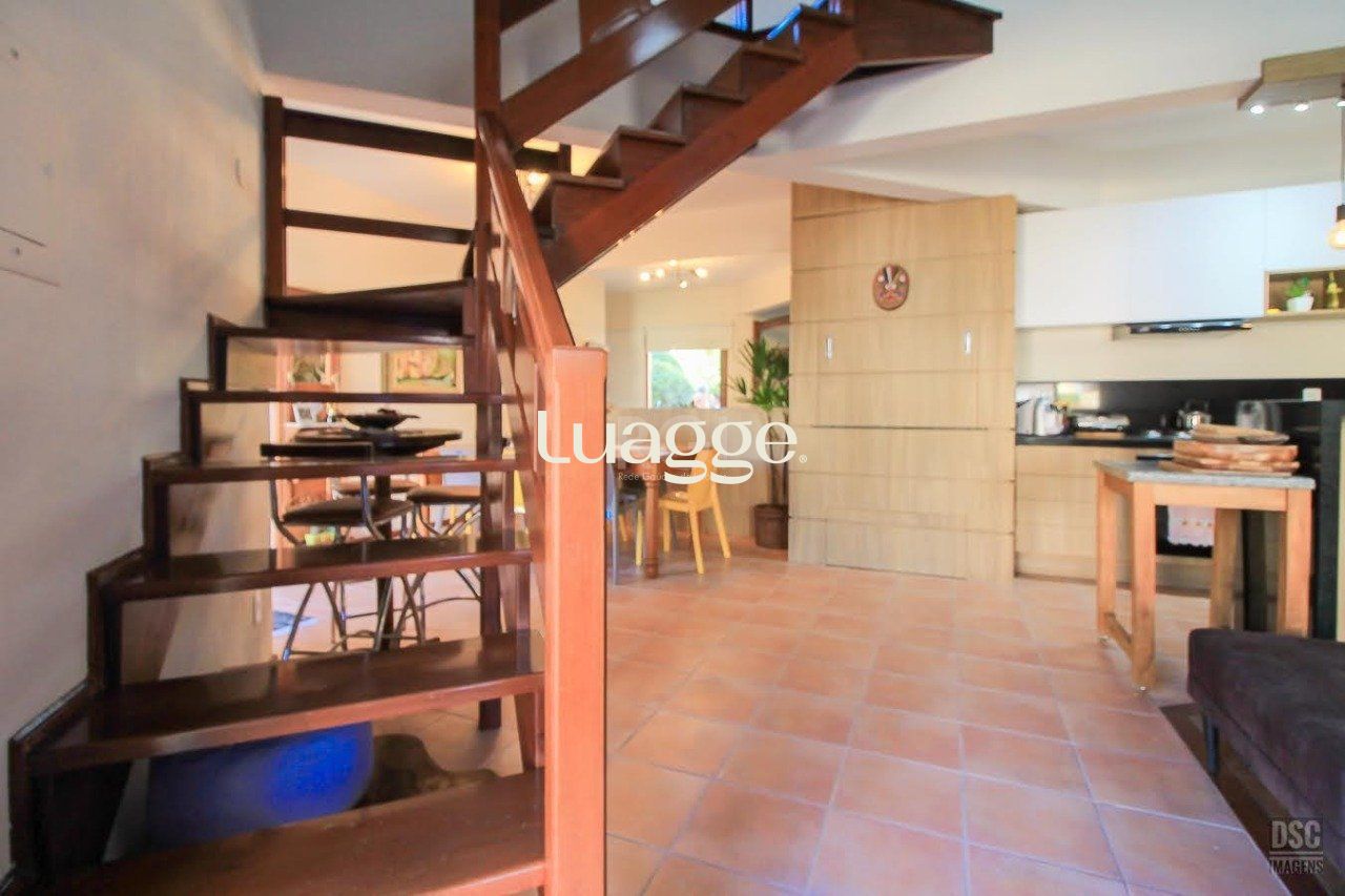 Casa à venda com 4 quartos, 380m² - Foto 37