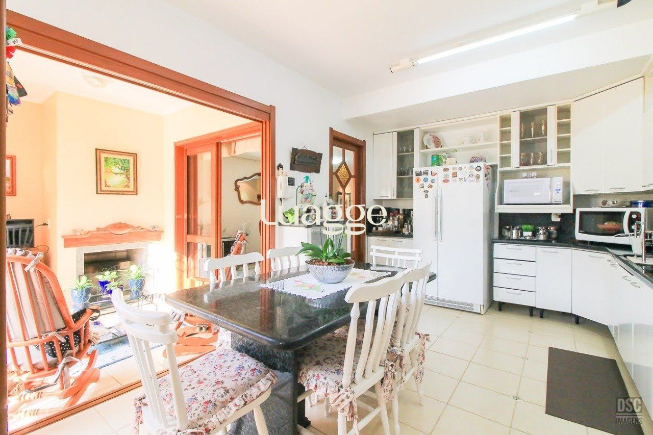 Casa à venda com 4 quartos, 380m² - Foto 11