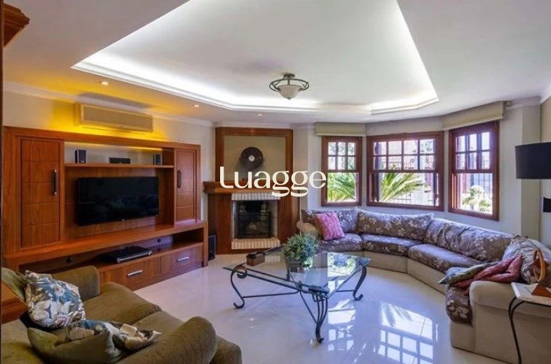 Casa à venda com 3 quartos, 284m² - Foto 3
